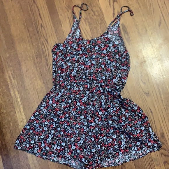 Flower pattern romper - Picture 2 of 3